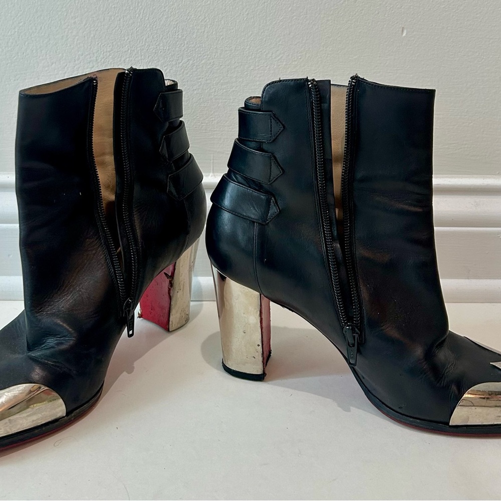 Christian Louboutin Black Leather Ankle Boots with Silver Cap Toe & Heel - Picture 3 of 16